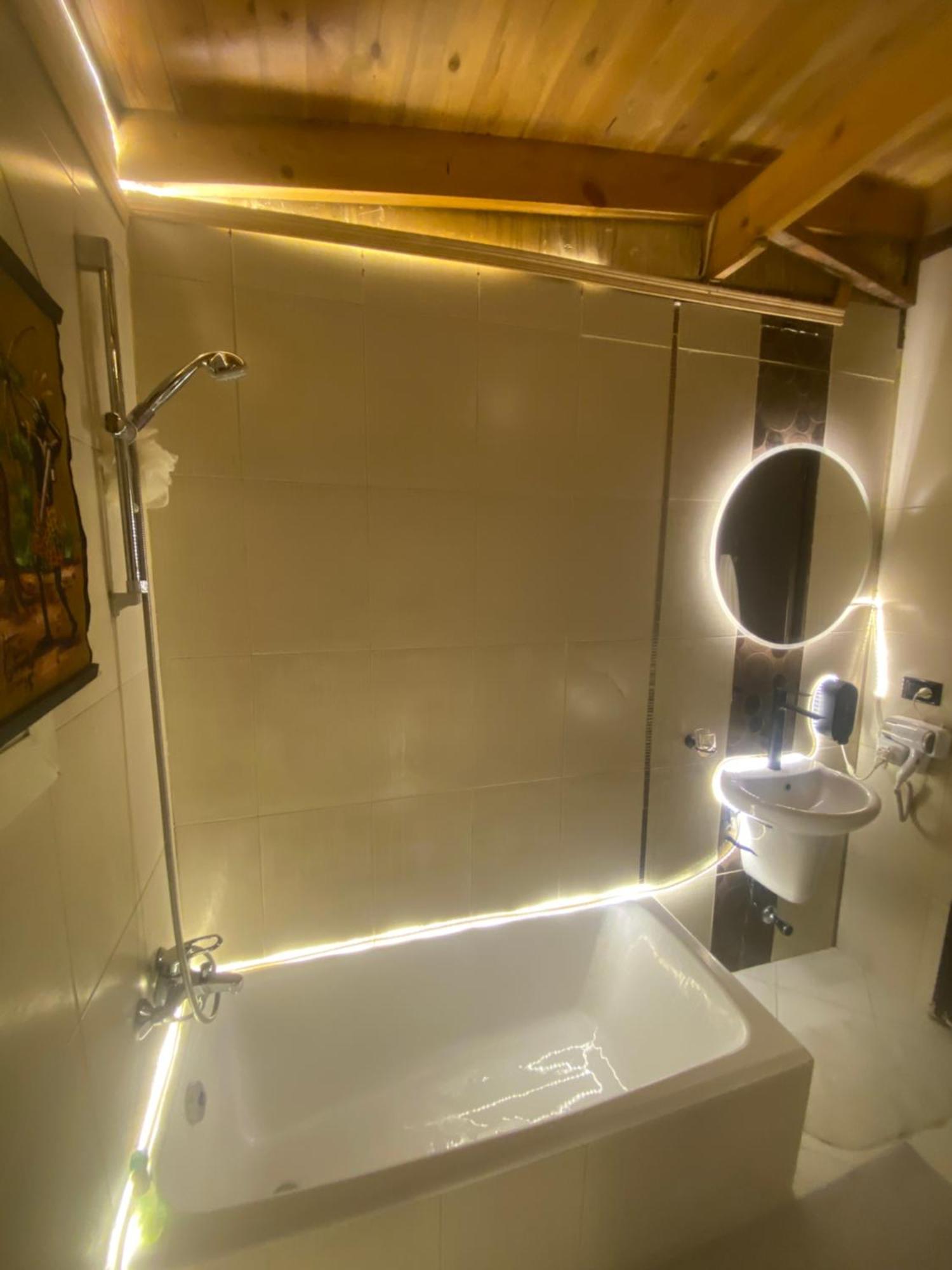 Airport Rooftop Club Luxurious Rooms And Studios ไคโร ภายนอก รูปภาพ